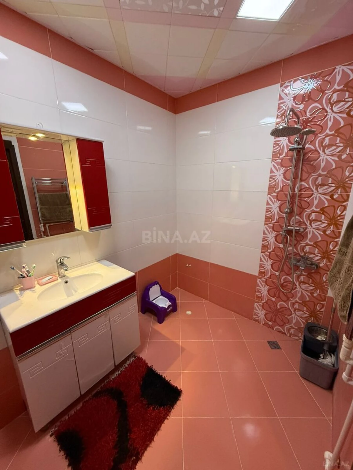 Satılır 2 otaqlı mənzil 93 m²