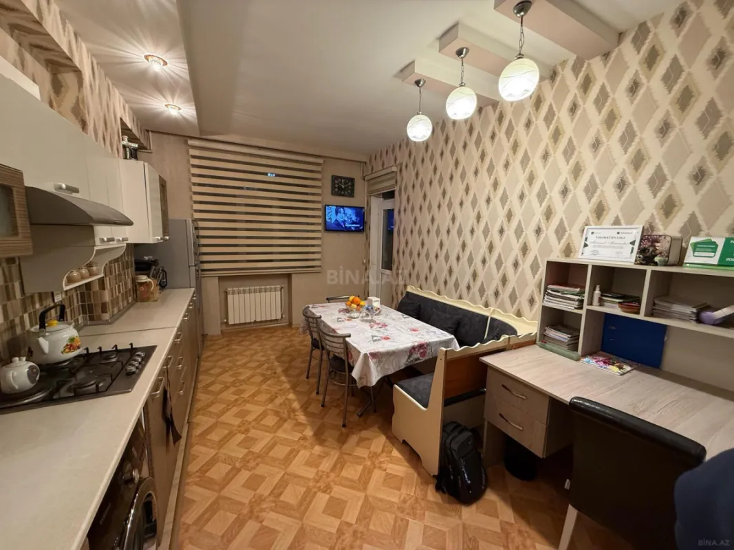 Satılır 2 otaqlı mənzil 93 m²