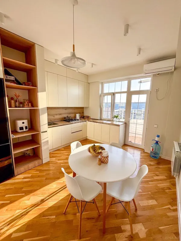 Satılır 2 otaqlı mənzil 95 m²