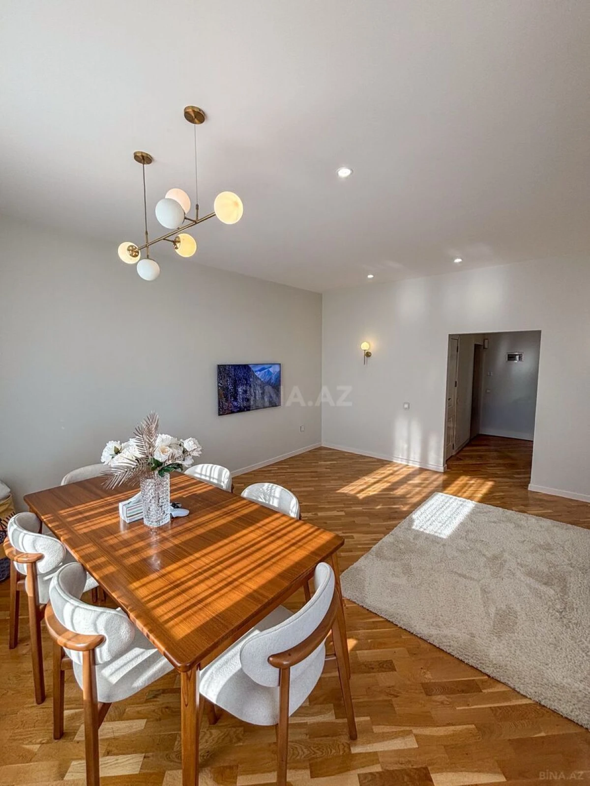 Satılır 2 otaqlı mənzil 95 m²