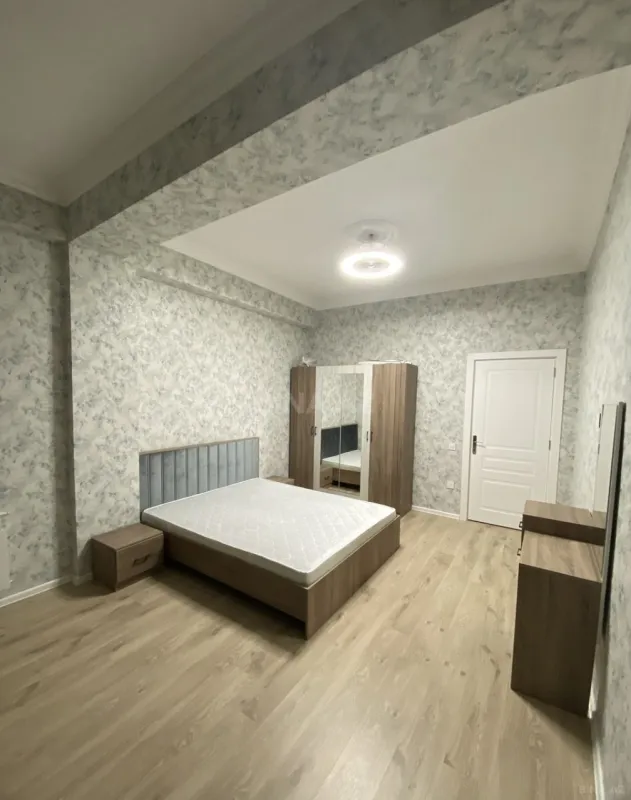 Kirayə verilir 2 otaqlı mənzil 76 m²