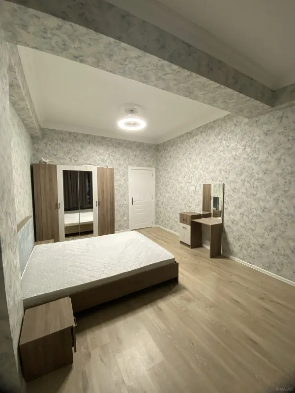 Kirayə verilir 2 otaqlı mənzil 76 m²