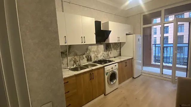 Kirayə verilir 2 otaqlı mənzil 90 m²