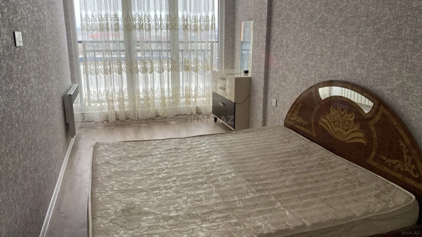 Kirayə verilir 2 otaqlı mənzil 90 m²