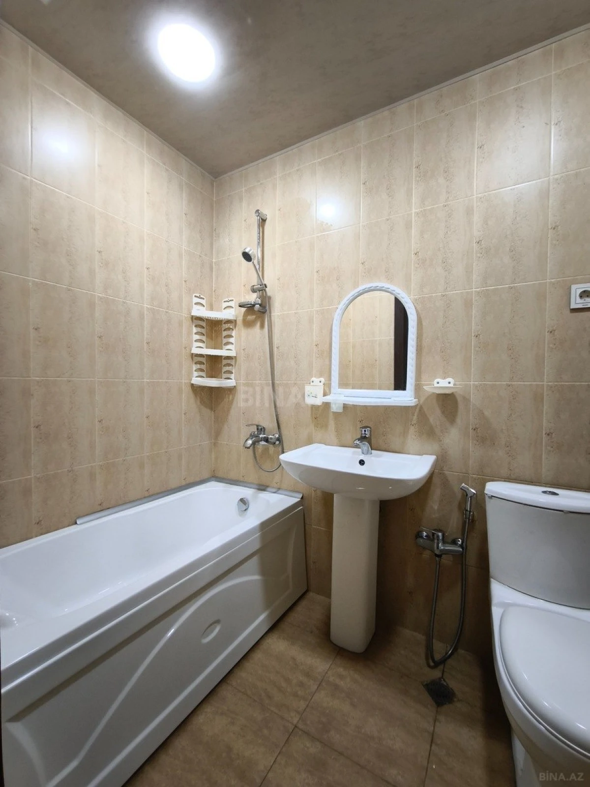 Satılır 2 otaqlı mənzil 65 m²