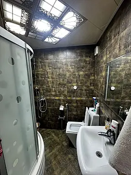 Kirayə verilir 8 otaqlı həyət evi 600 m²