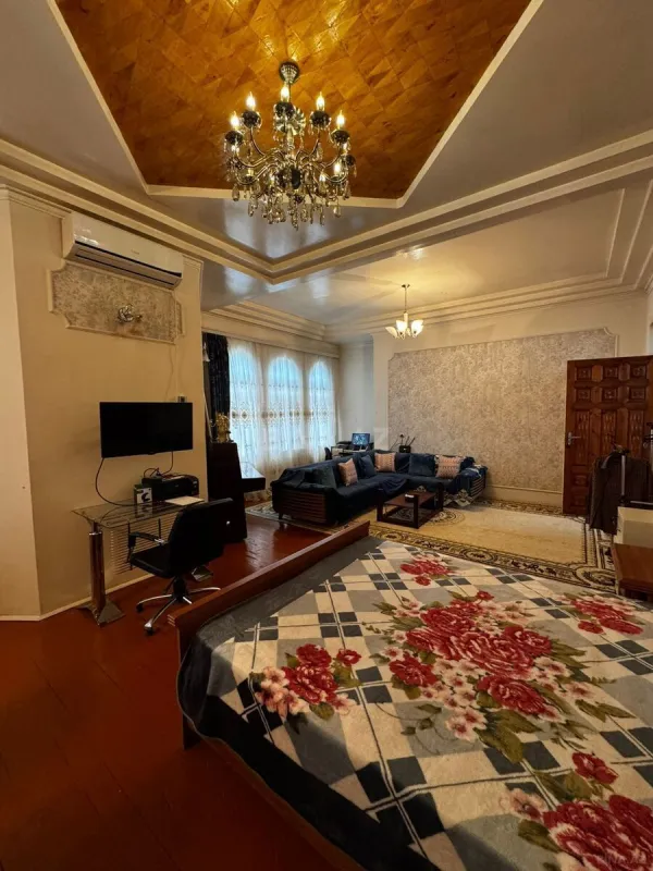 Kirayə verilir 8 otaqlı həyət evi 600 m²
