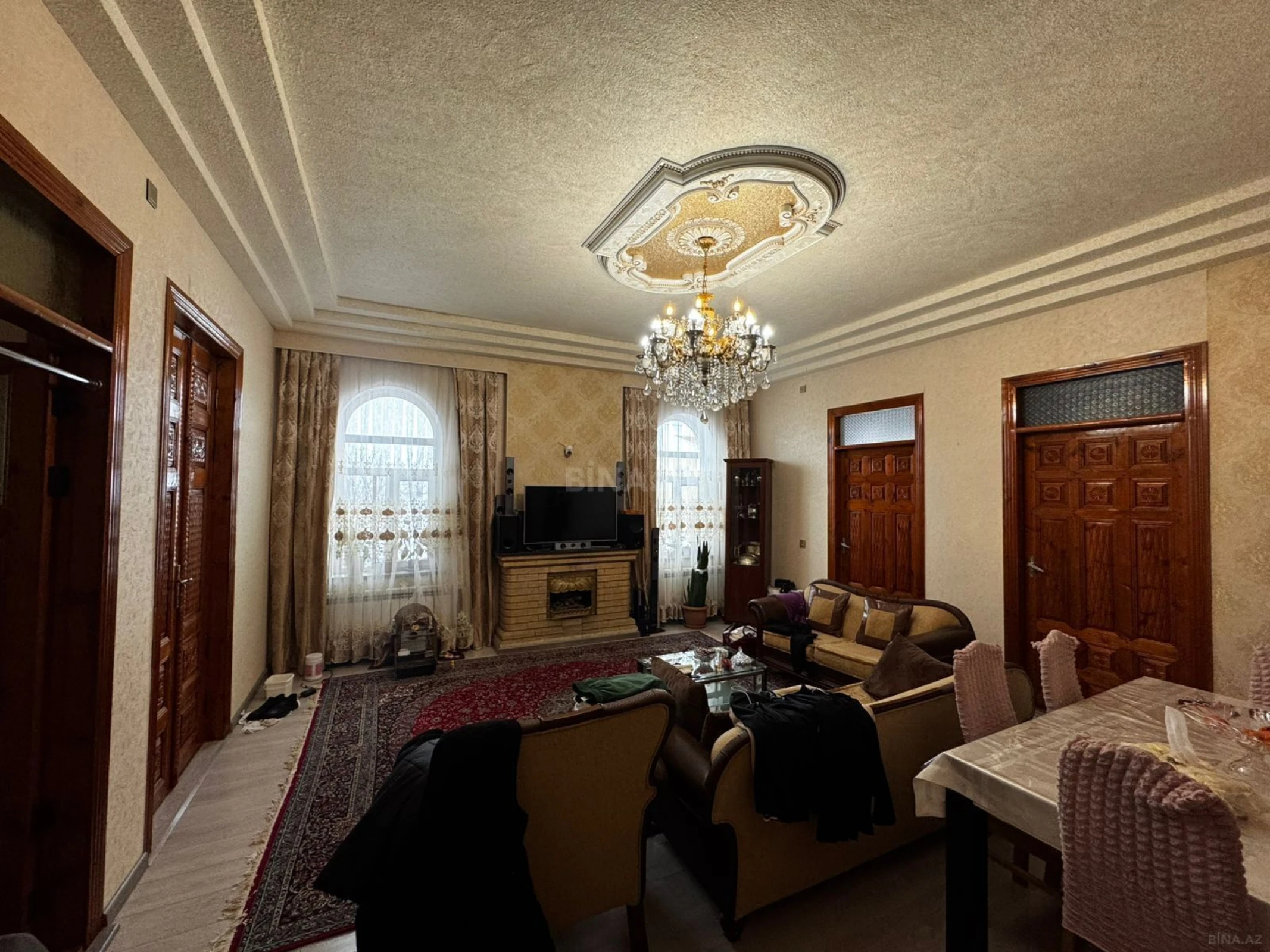 Kirayə verilir 8 otaqlı həyət evi 600 m²