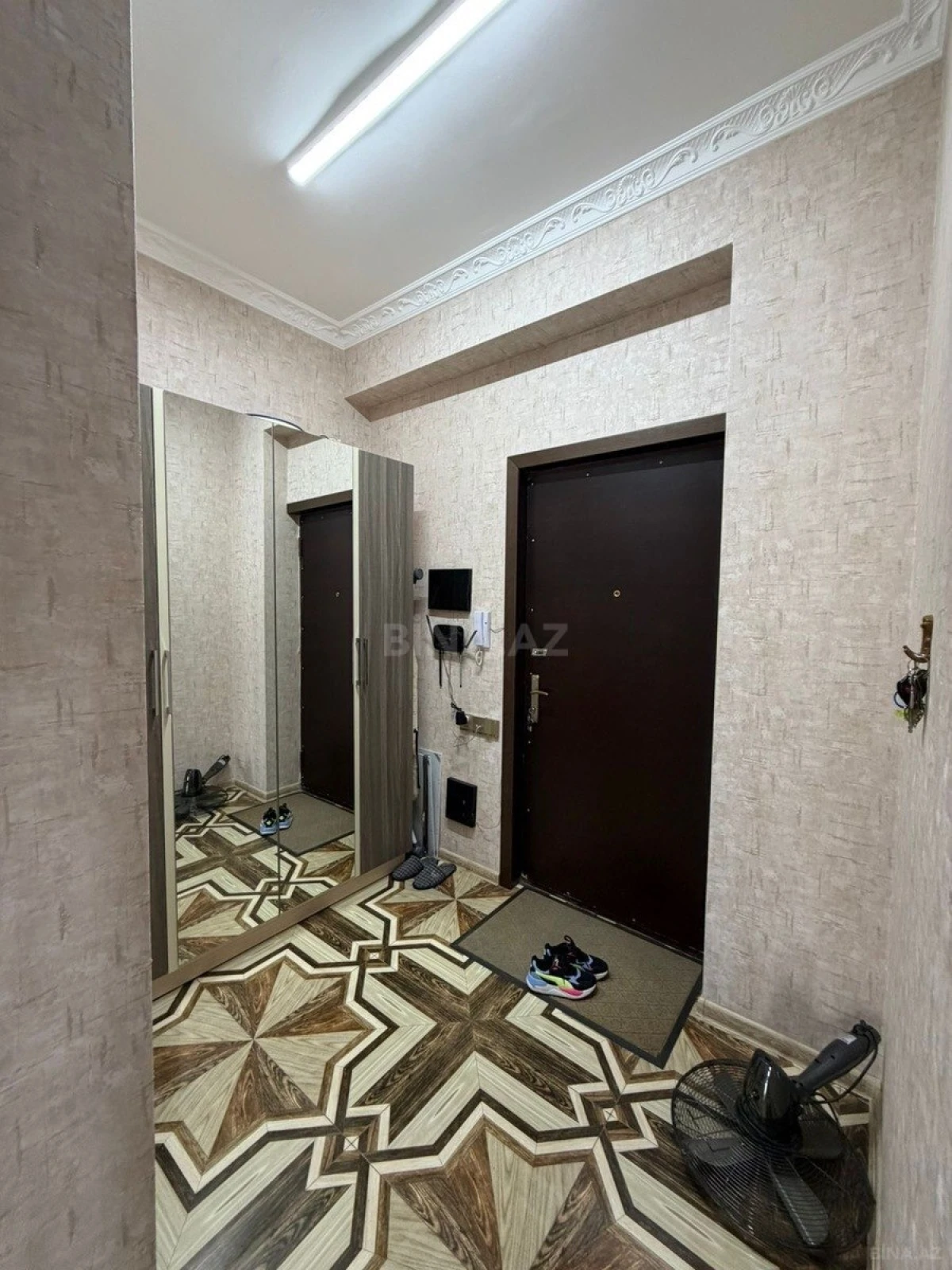 Satılır 2 otaqlı mənzil 58 m²