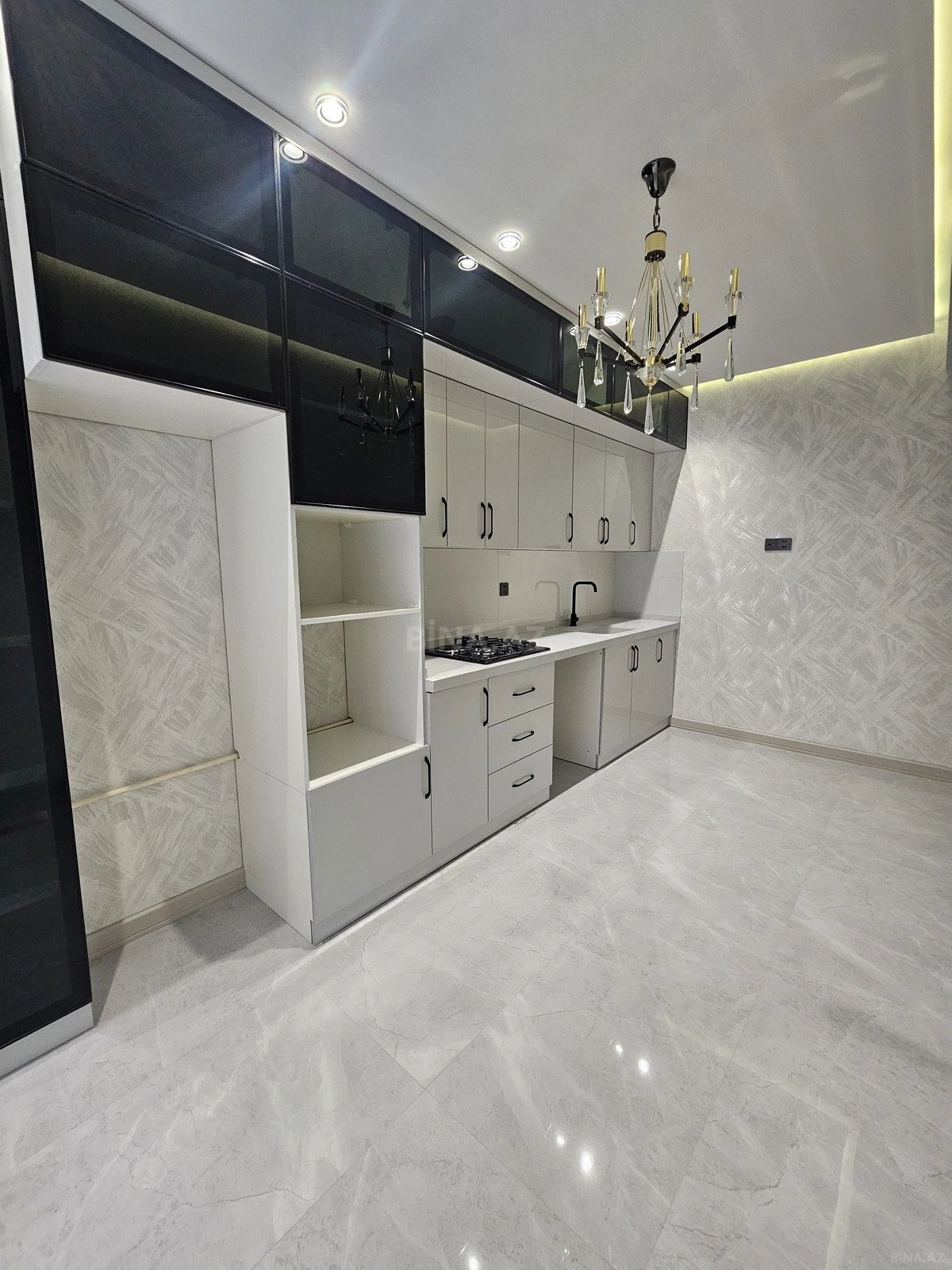 Satılır 2 otaqlı mənzil 65 m²