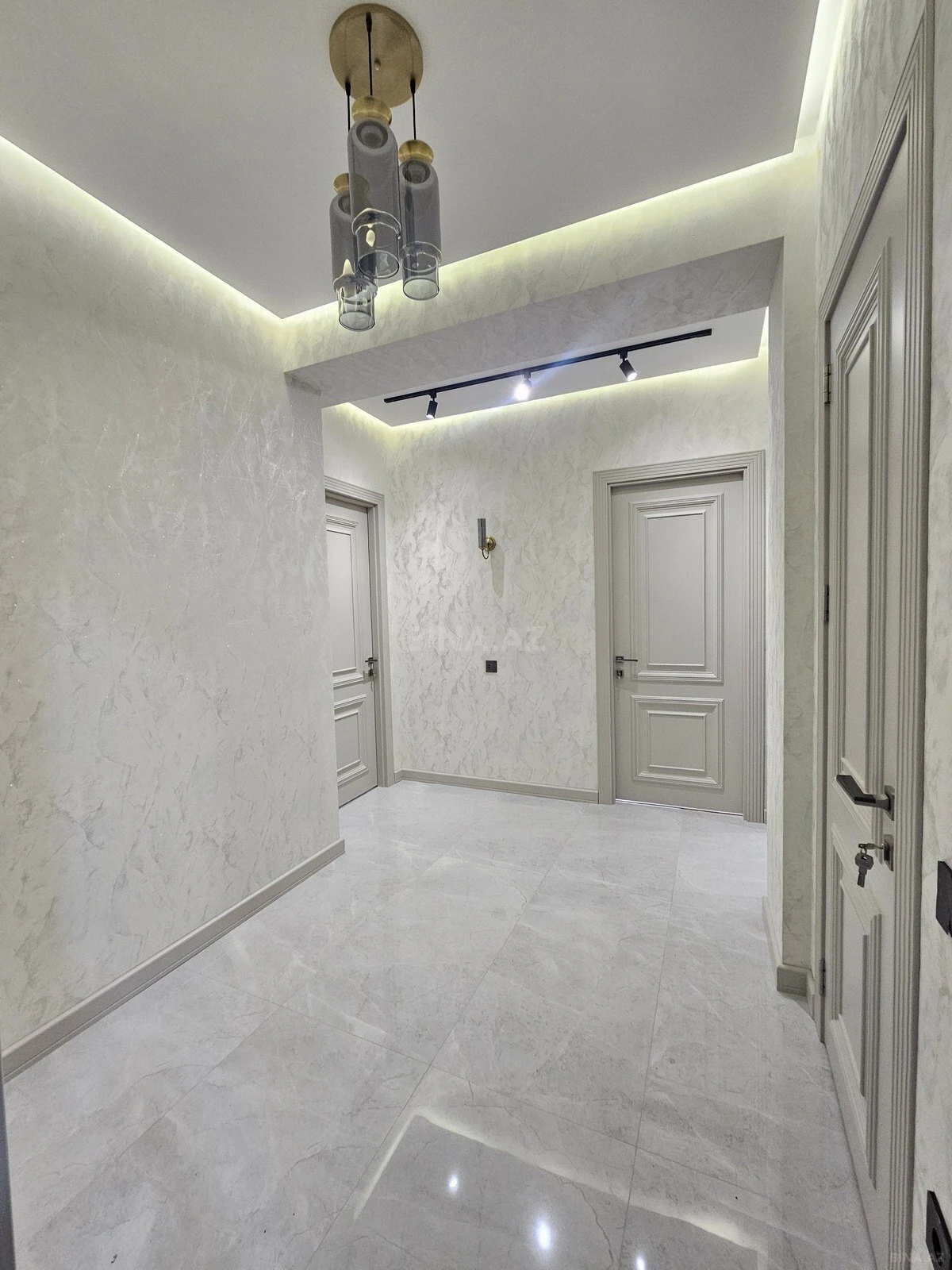 Satılır 2 otaqlı mənzil 65 m²