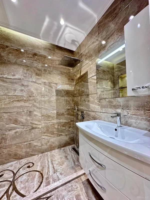 Satılır 2 otaqlı mənzil 112 m²