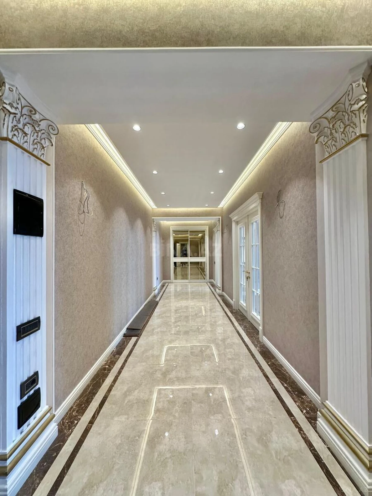 Satılır 2 otaqlı mənzil 112 m²