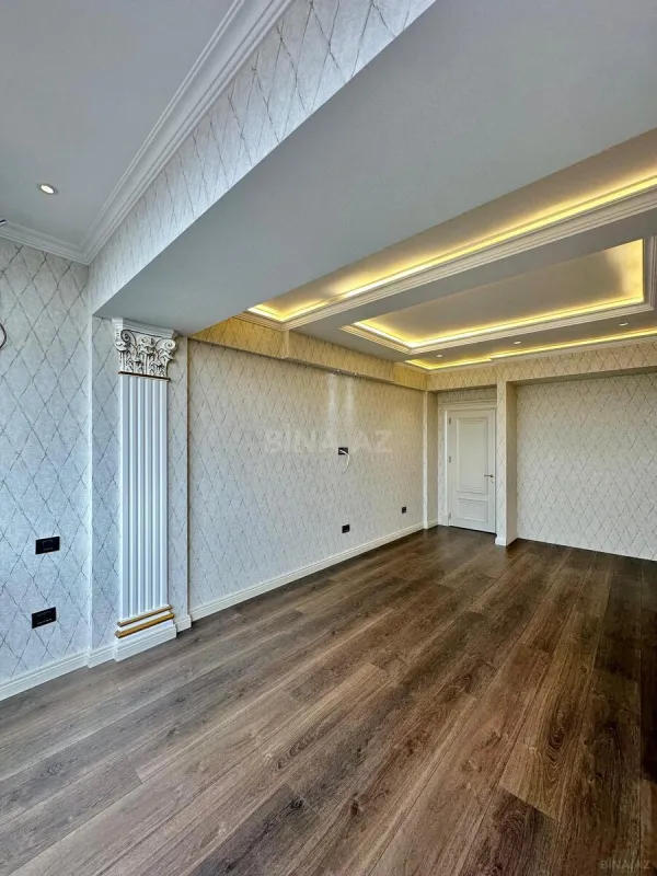 Satılır 2 otaqlı mənzil 112 m²