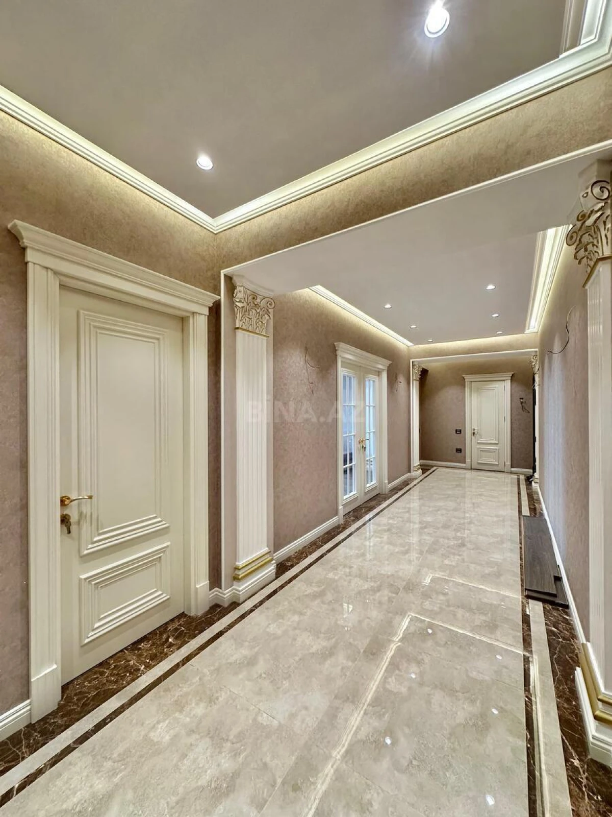 Satılır 2 otaqlı mənzil 112 m²