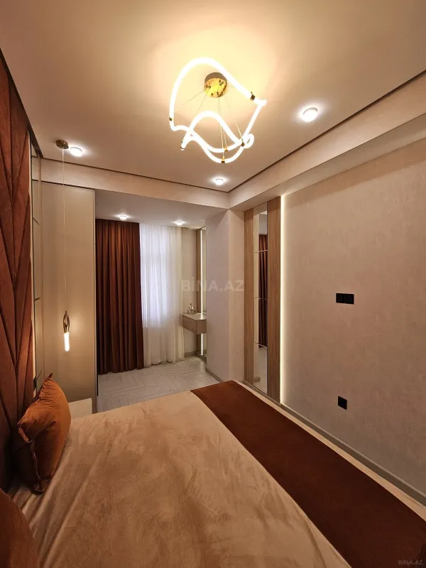 Satılır 2 otaqlı mənzil 77 m²