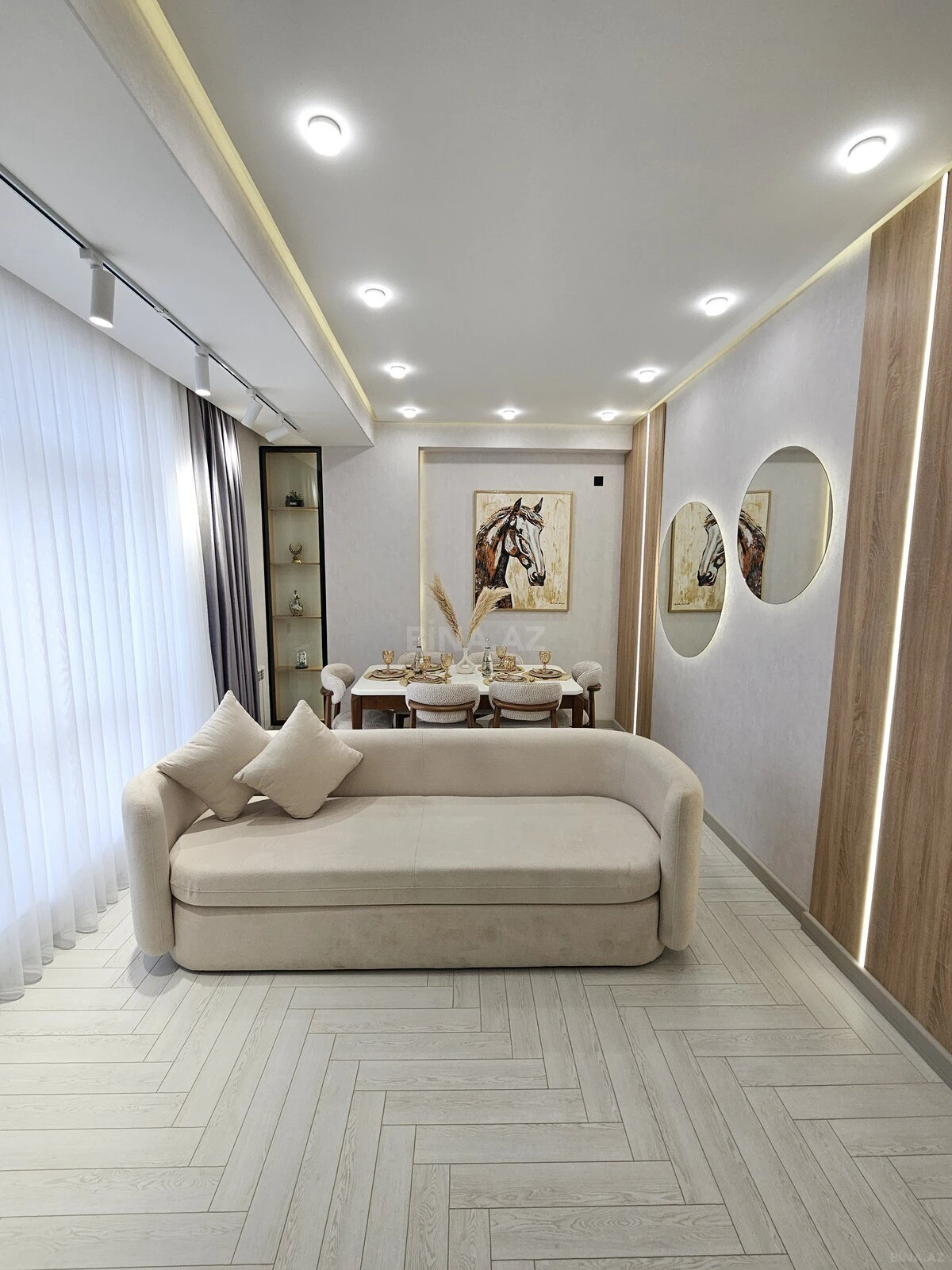 Satılır 2 otaqlı mənzil 77 m²