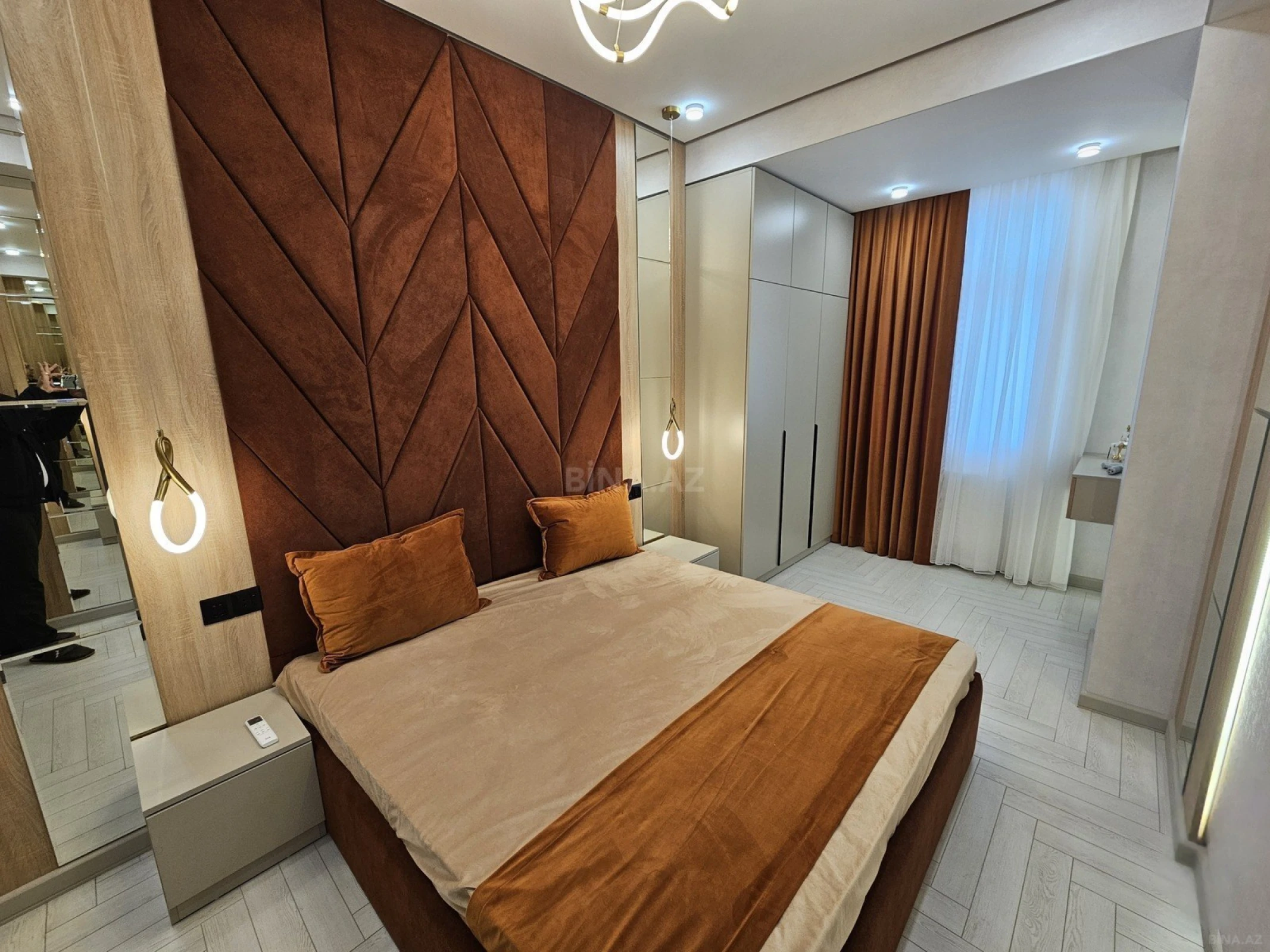 Satılır 2 otaqlı mənzil 77 m²