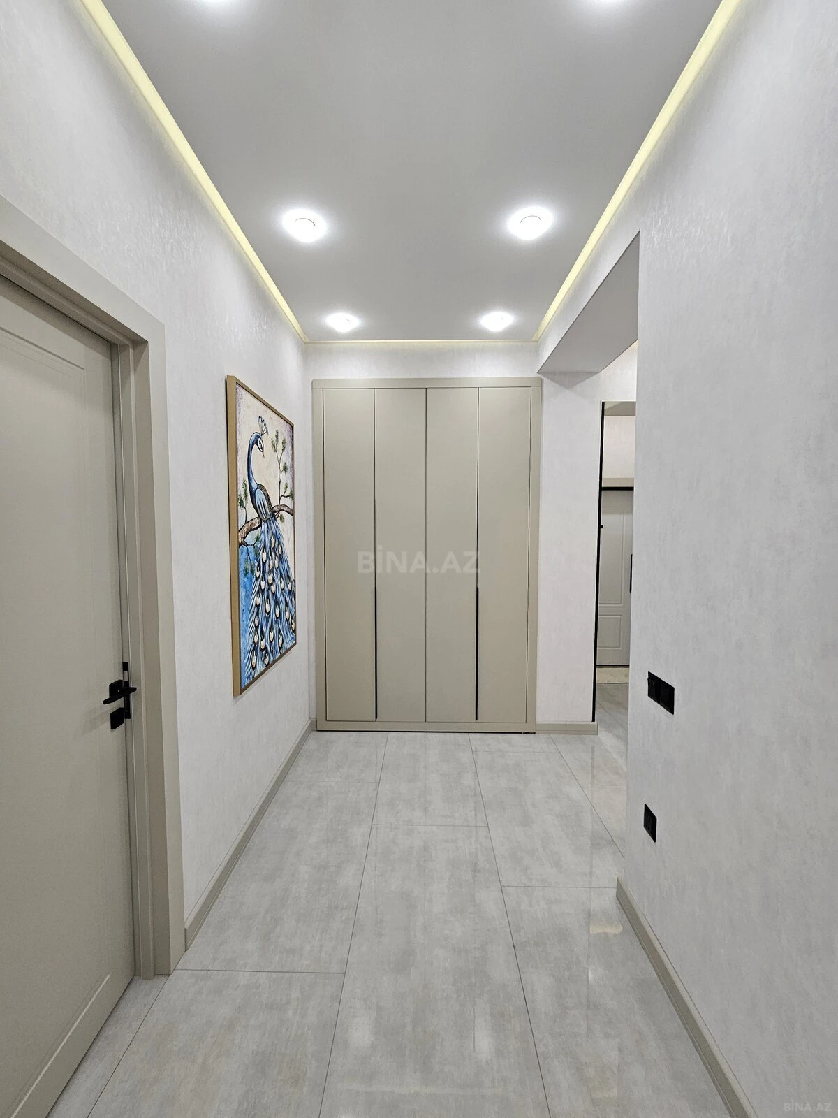 Satılır 2 otaqlı mənzil 77 m²