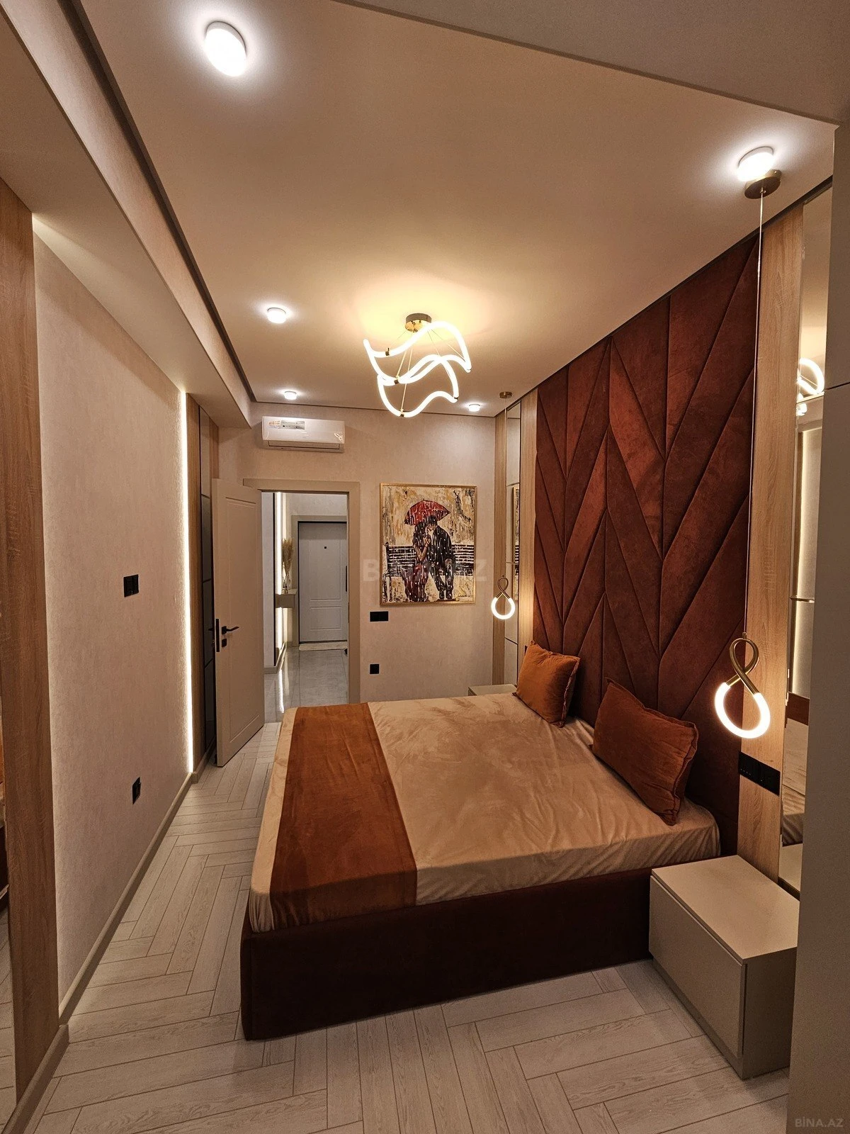 Satılır 2 otaqlı mənzil 77 m²