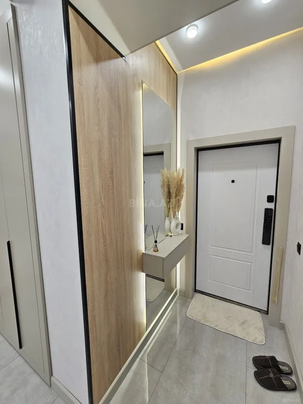Satılır 2 otaqlı mənzil 77 m²