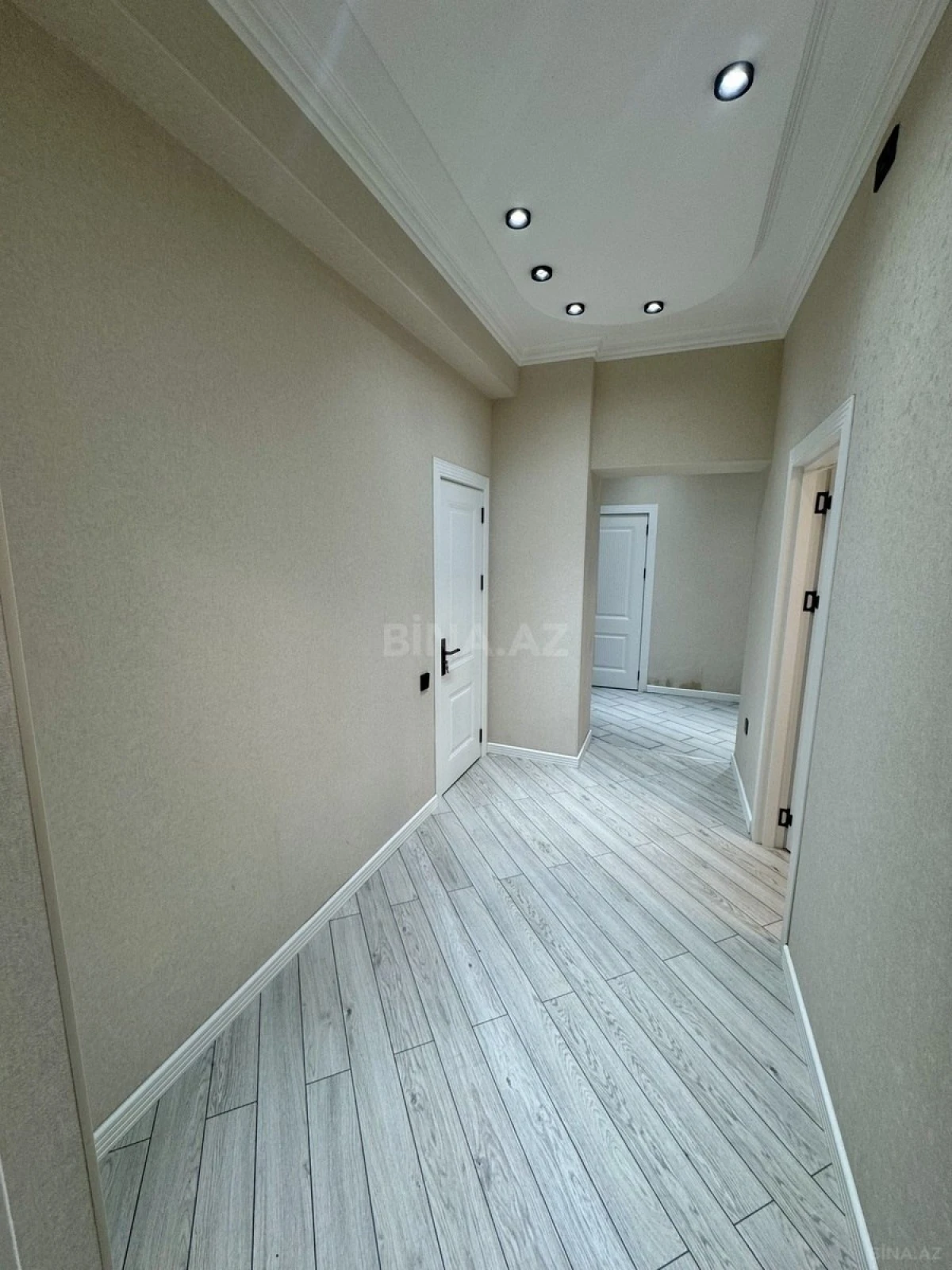 Satılır 2 otaqlı mənzil 88 m²