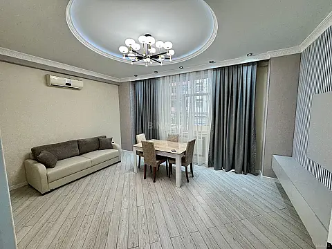 Satılır 2 otaqlı mənzil 88 m²