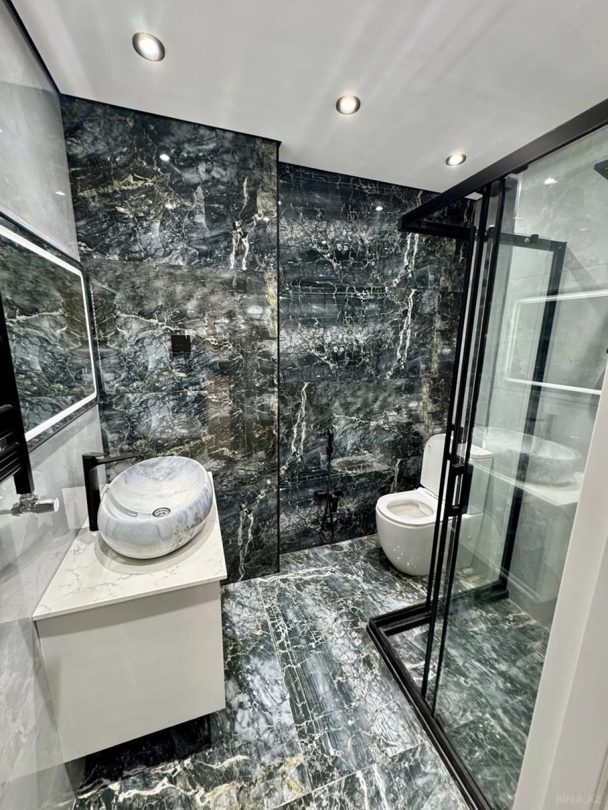 Satılır 2 otaqlı mənzil 88 m²