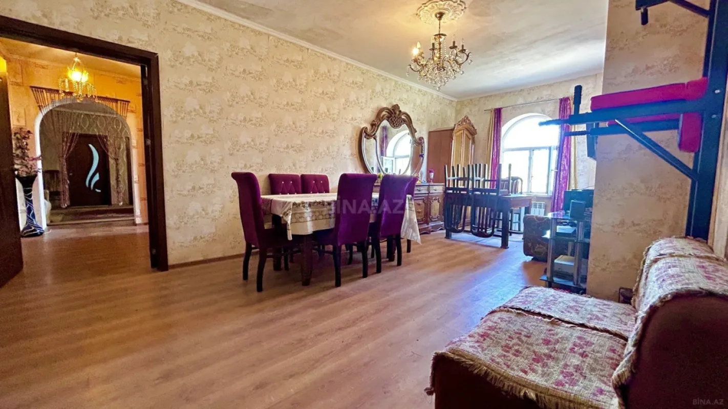 Satılır 6 otaqlı həyət evi 172 m²