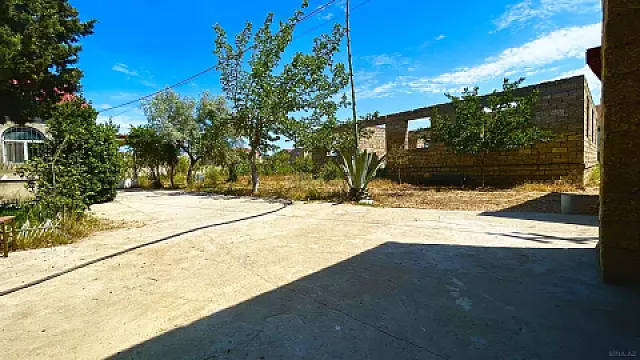 Satılır 6 otaqlı həyət evi 172 m²