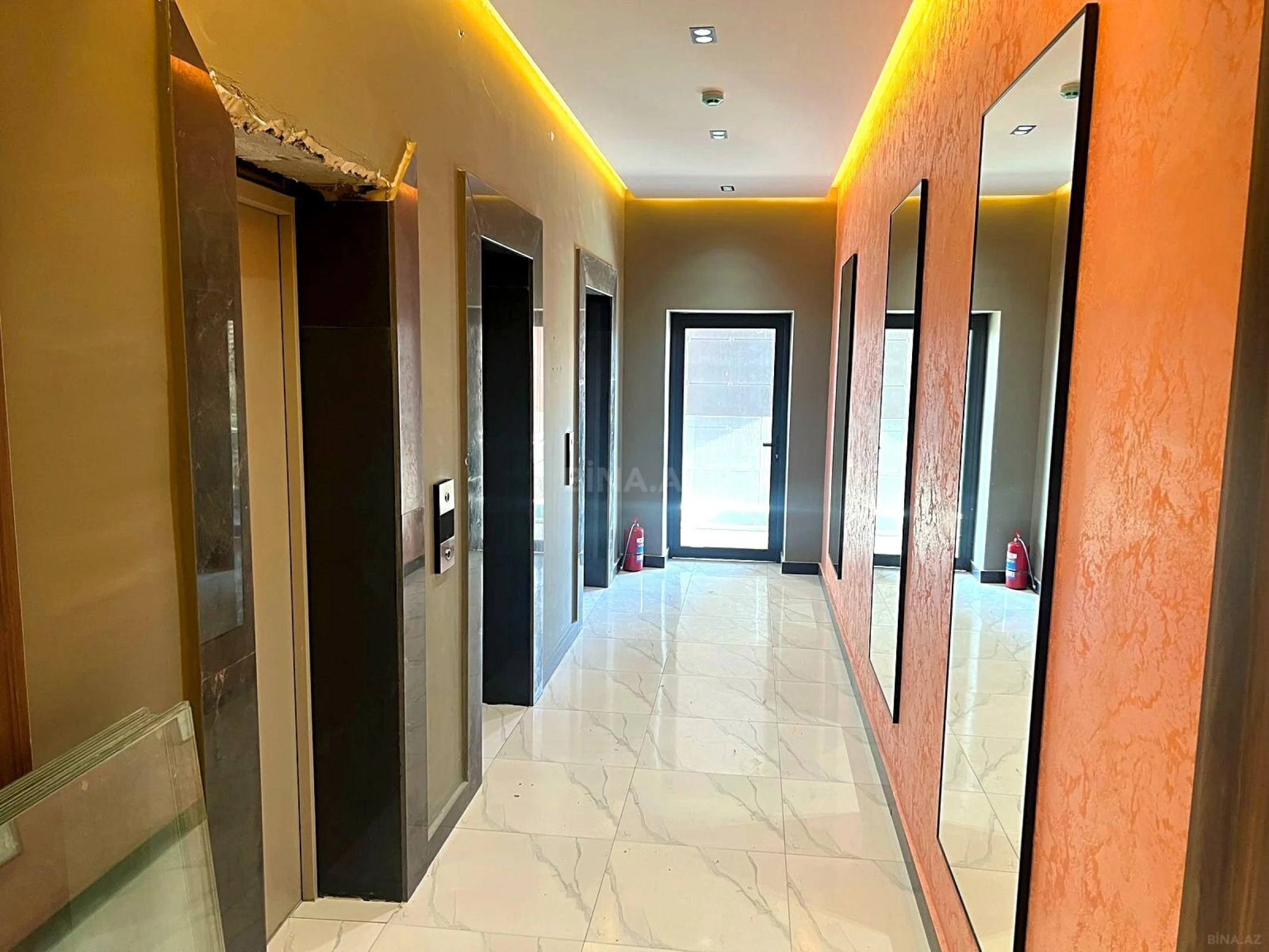 Satılır 2 otaqlı mənzil 104.4 m²