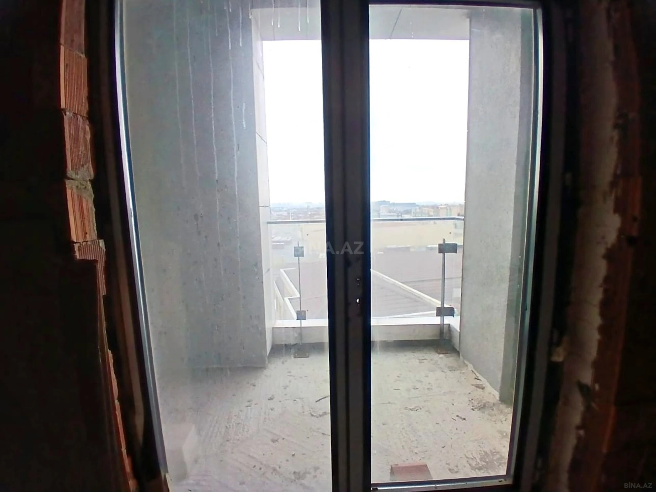 Satılır 2 otaqlı mənzil 104.4 m²