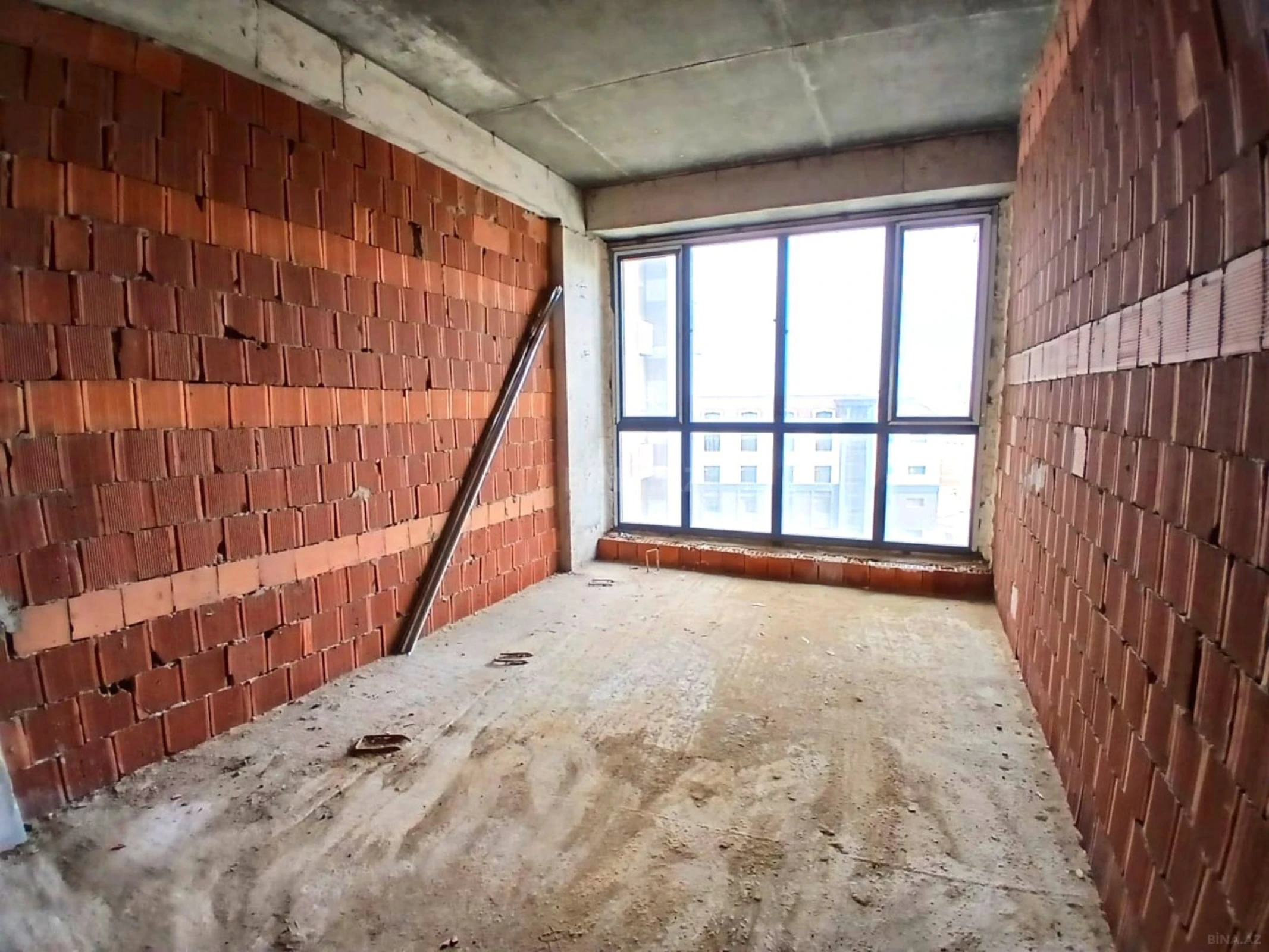 Satılır 2 otaqlı mənzil 104.4 m²