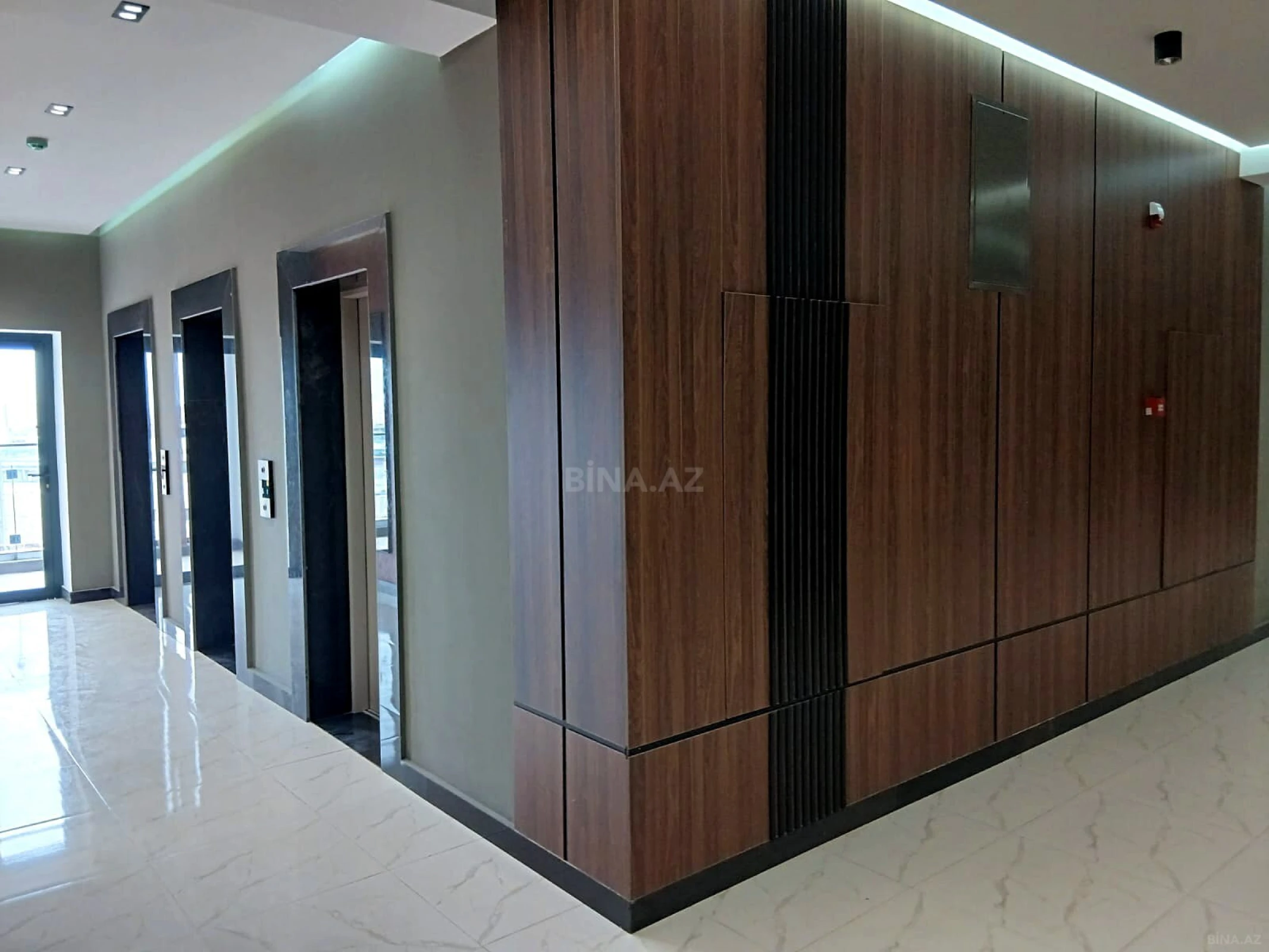 Satılır 2 otaqlı mənzil 104.4 m²