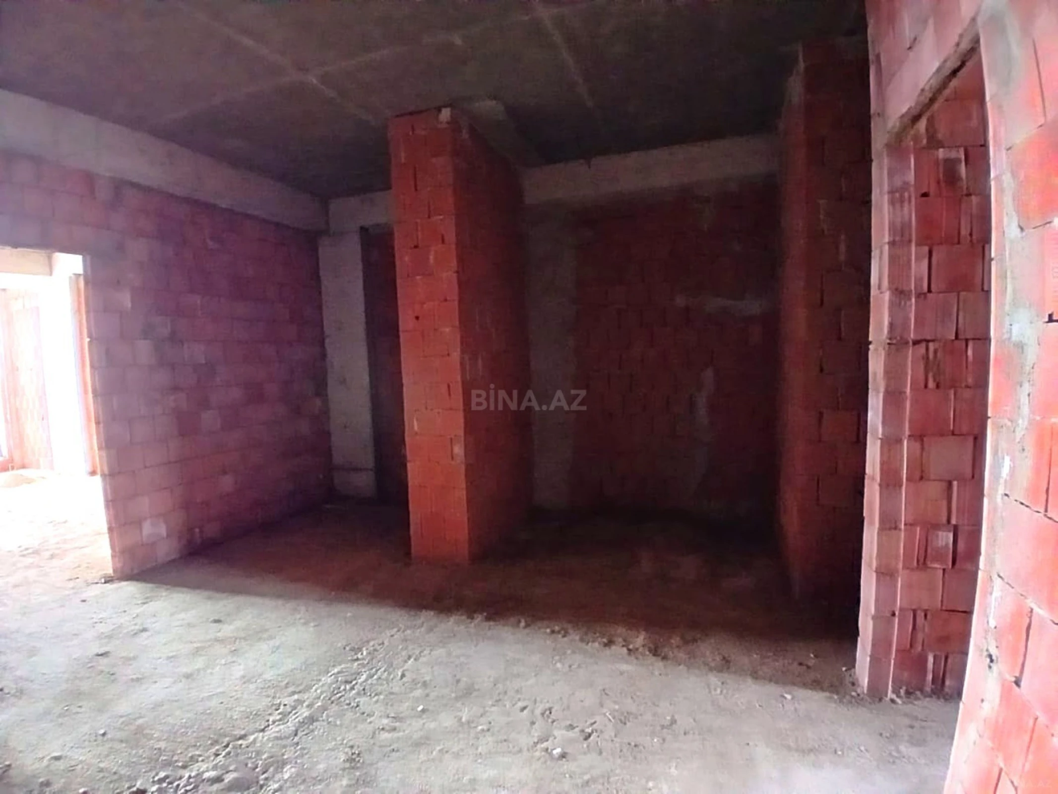 Satılır 2 otaqlı mənzil 104.4 m²