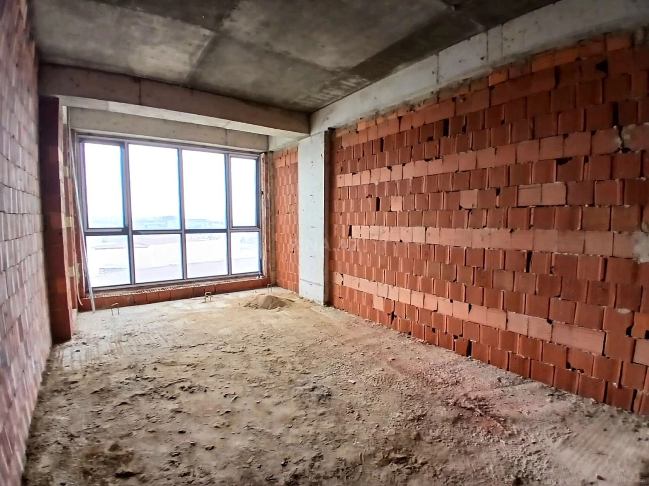 Satılır 2 otaqlı mənzil 104.4 m²