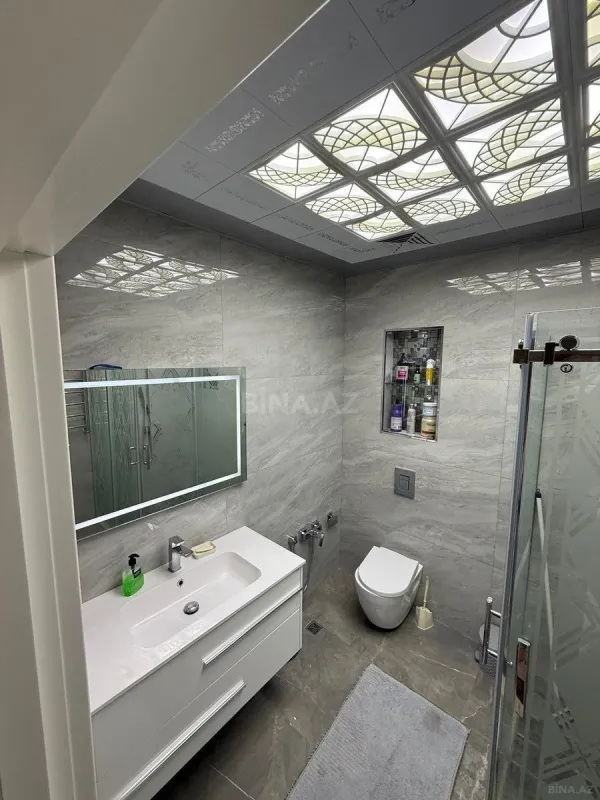 Satılır 3 otaqlı mənzil 145 m²
