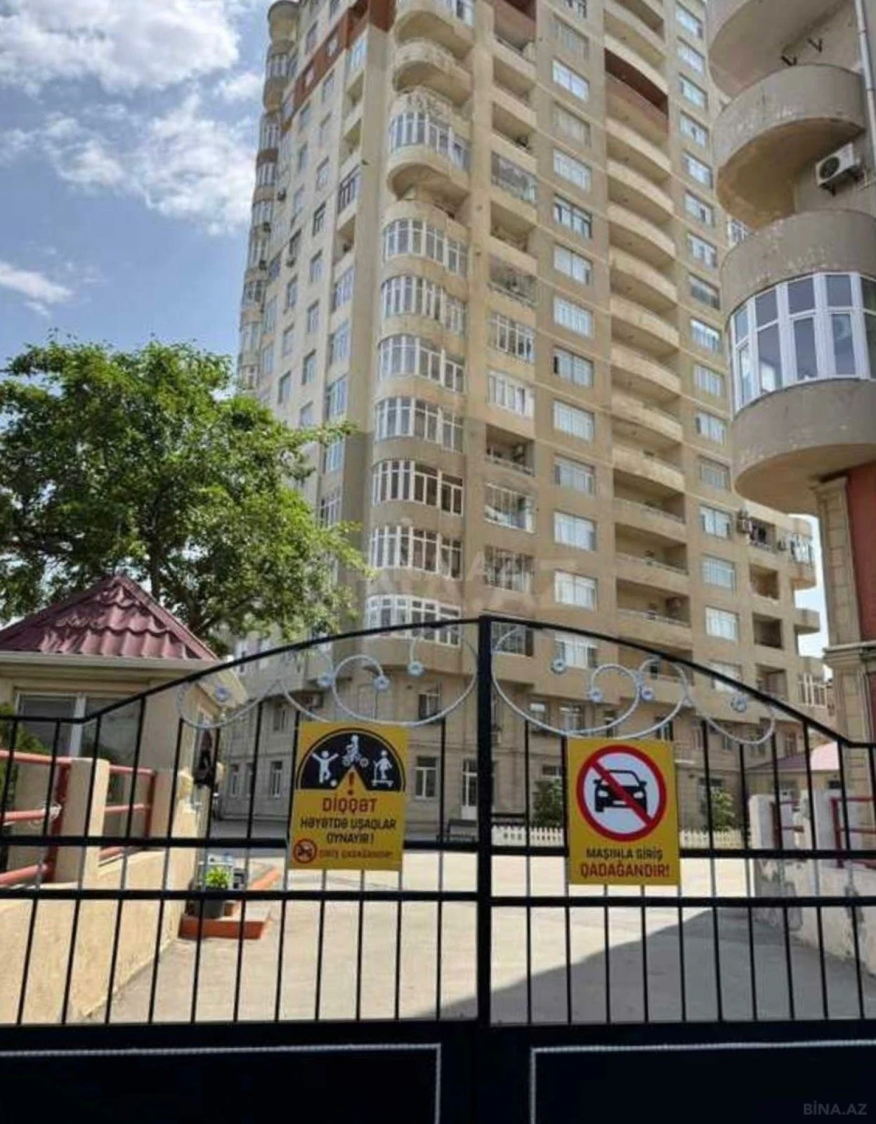 Satılır 3 otaqlı mənzil 145 m²