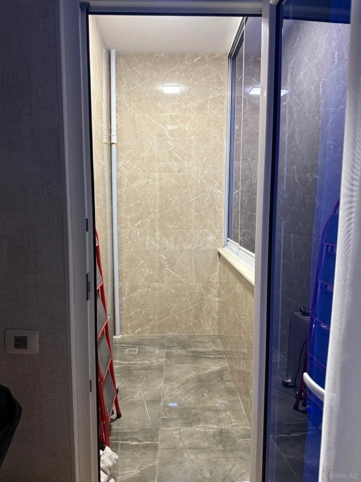 Satılır 3 otaqlı mənzil 145 m²