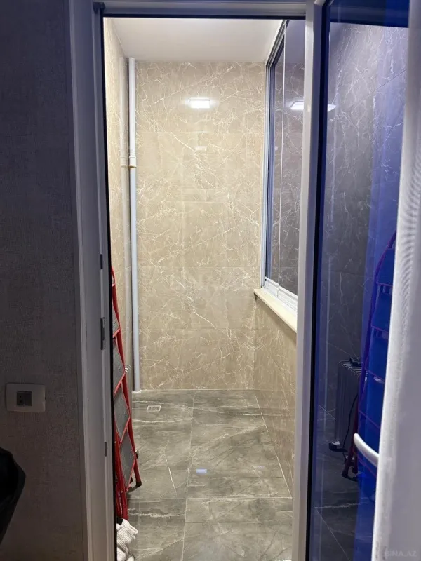 Satılır 3 otaqlı mənzil 145 m²