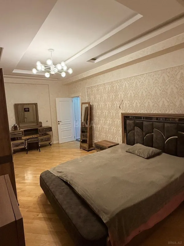 Satılır 3 otaqlı mənzil 145 m²