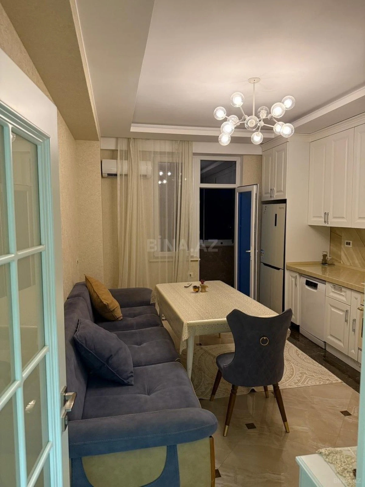 Satılır 3 otaqlı mənzil 145 m²