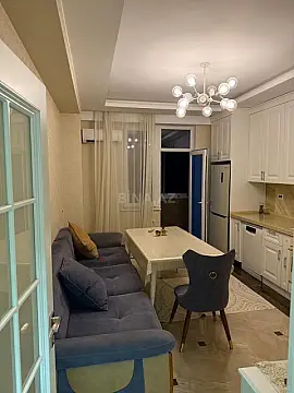 Satılır 3 otaqlı mənzil 145 m²