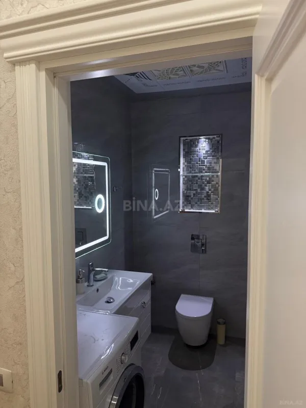 Satılır 3 otaqlı mənzil 145 m²