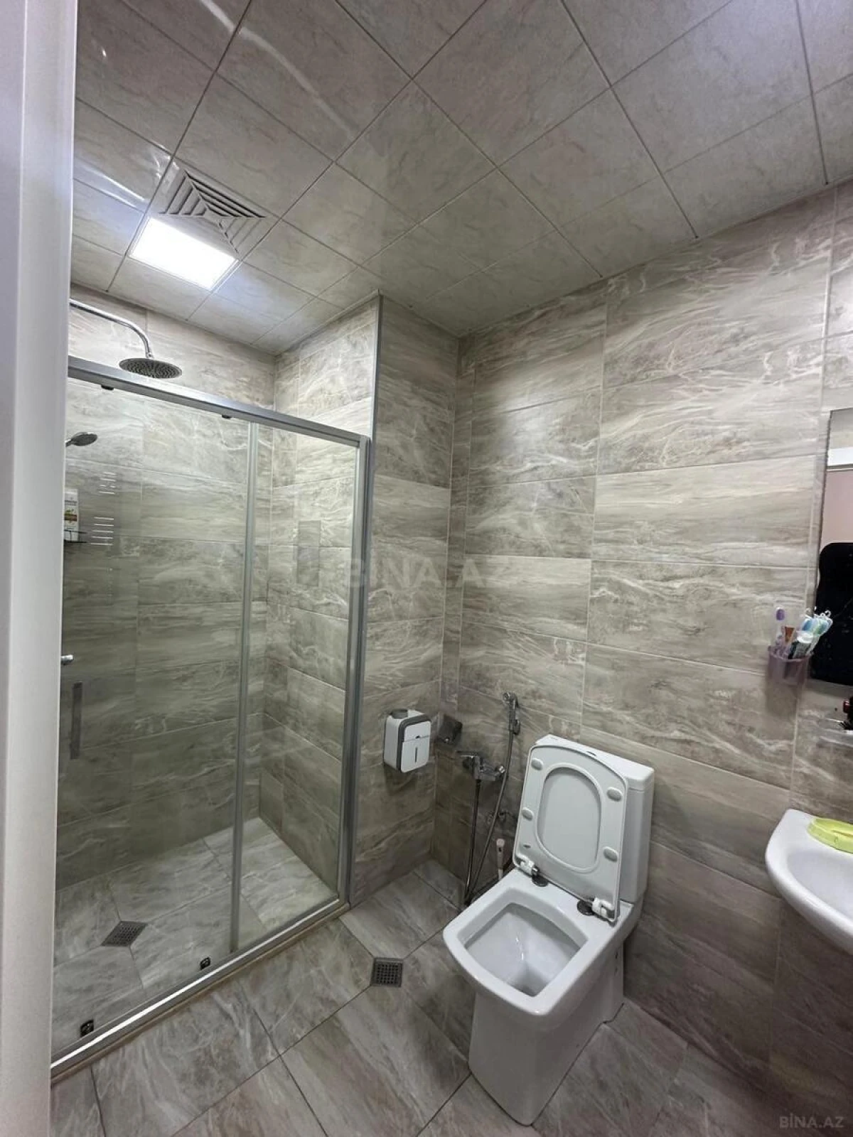 Satılır 3 otaqlı mənzil 68.5 m²