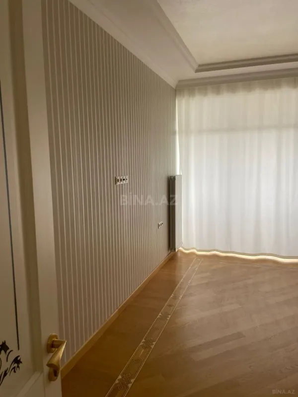 Kirayə verilir 6 otaqlı mənzil 250 m²