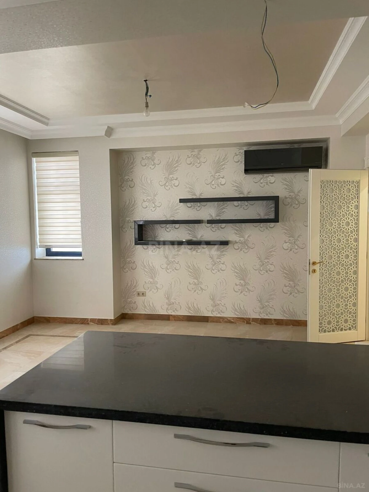 Kirayə verilir 6 otaqlı mənzil 250 m²