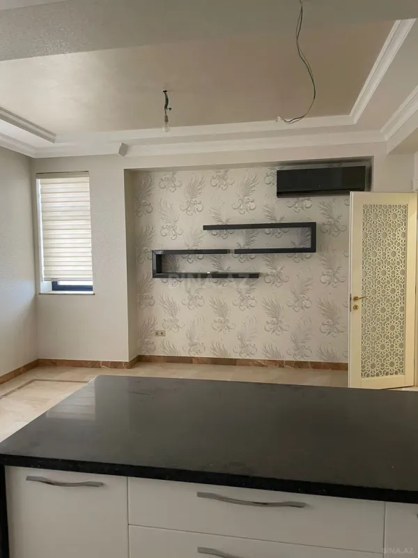 Kirayə verilir 6 otaqlı mənzil 250 m²