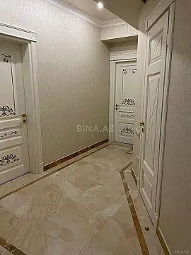 Kirayə verilir 6 otaqlı mənzil 250 m²