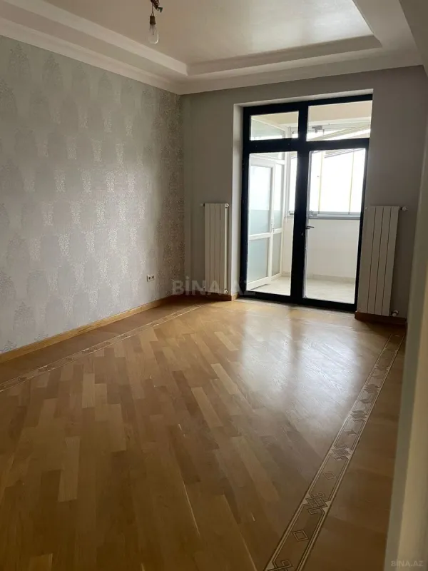 Kirayə verilir 6 otaqlı mənzil 250 m²
